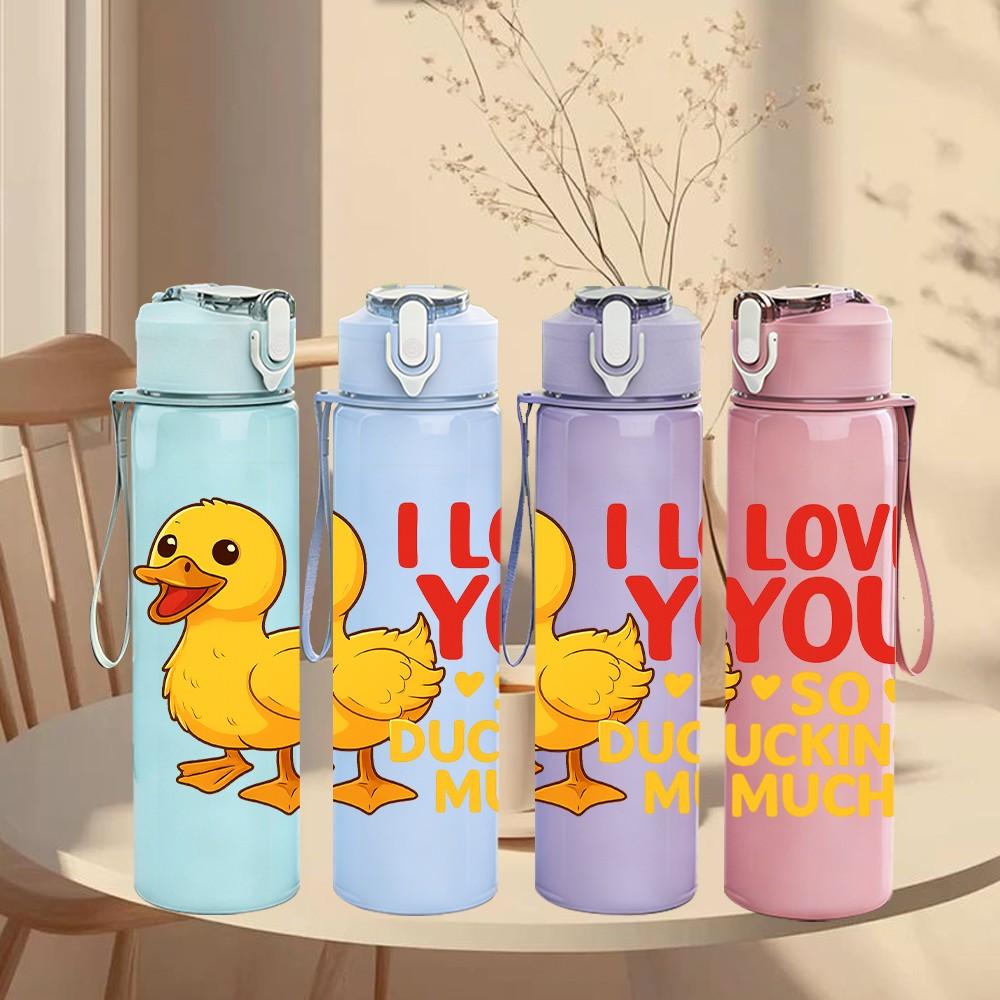 1PC Cute Yellow Duck Text Pattern 750ml Color Plastic Sports Water Bottle Leakproof Flip Straw Lid Suitable for Sports Office Home Use