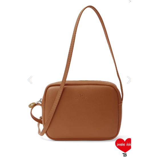 Женская оригинальная мини-городская сумка через плечо на молнии с регулируемым ремешком, модель, рука и сумка через плечо