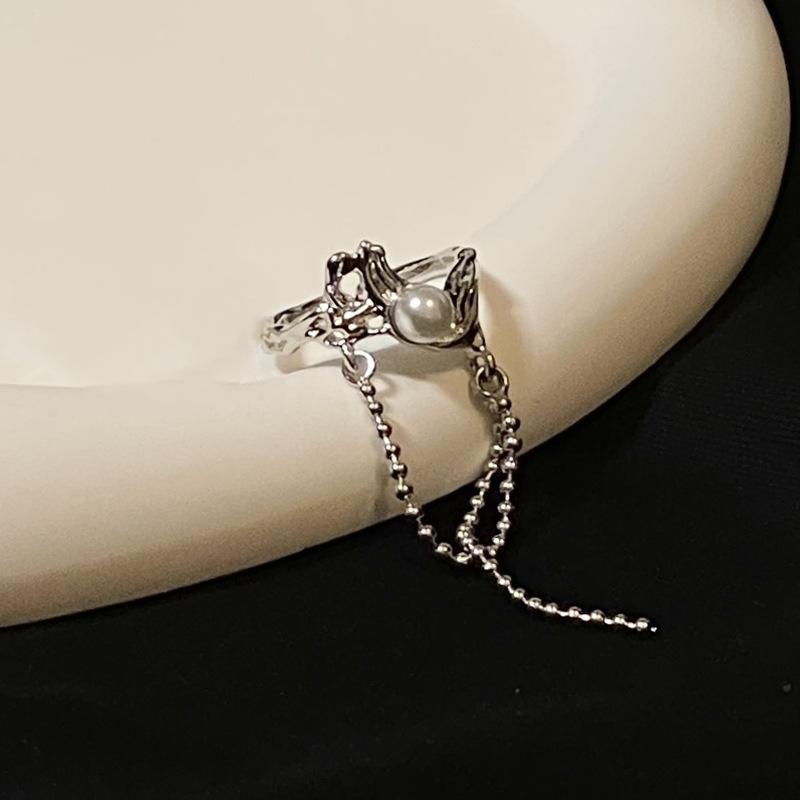 Нишевый дизайн Холодный ветер Цепь Жемчуг Неправильной формы Французское открытое кольцо Женская индивидуальность Кольцо в стиле темного ветра