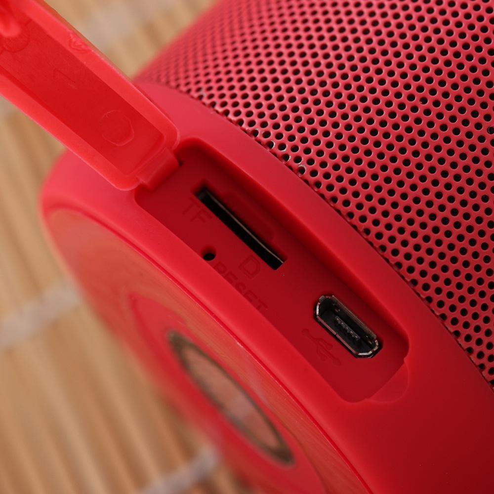 Водонепроницаемая портативная Bluetooth-колонка для улицы, с защитой от пересечения границ, с мощным басом, слотом для карты и фонариком