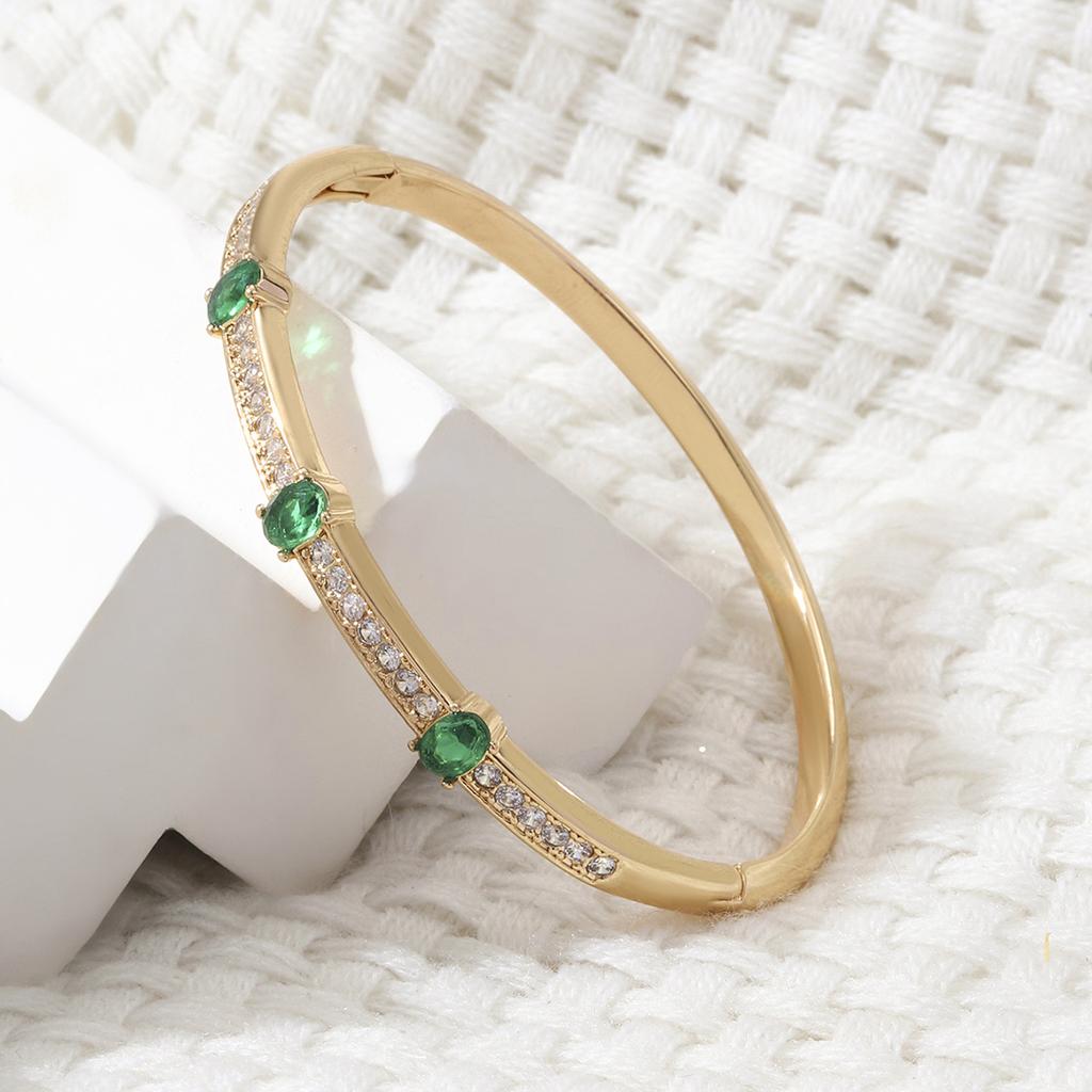 New Vintage Emerald Zircon Bracelet Fashion High-end Simple Hand Jewelry for Women