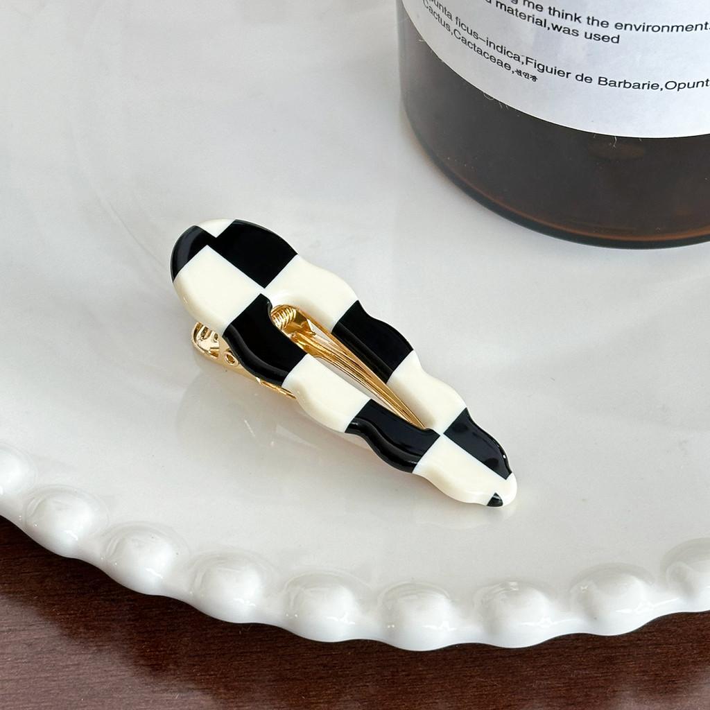Chic And Elegant Large Hair Claw Clips In Unique Cloud And Geometric Styles Girls For
