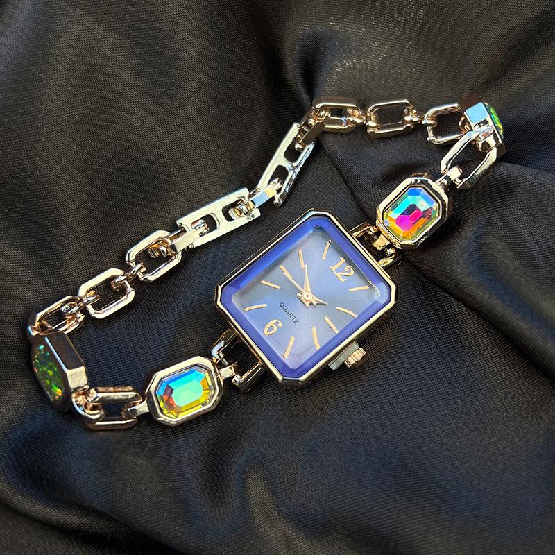 Квадратные часы с 24 цветами, бриллиантом 'Огонь', простые нишевые, роскошные, женские, кварцевые