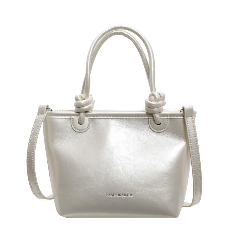 Handheld Bucket Small Bag Women's New Fashion Versatile Messenger Bag Commuter Shoulder Bag