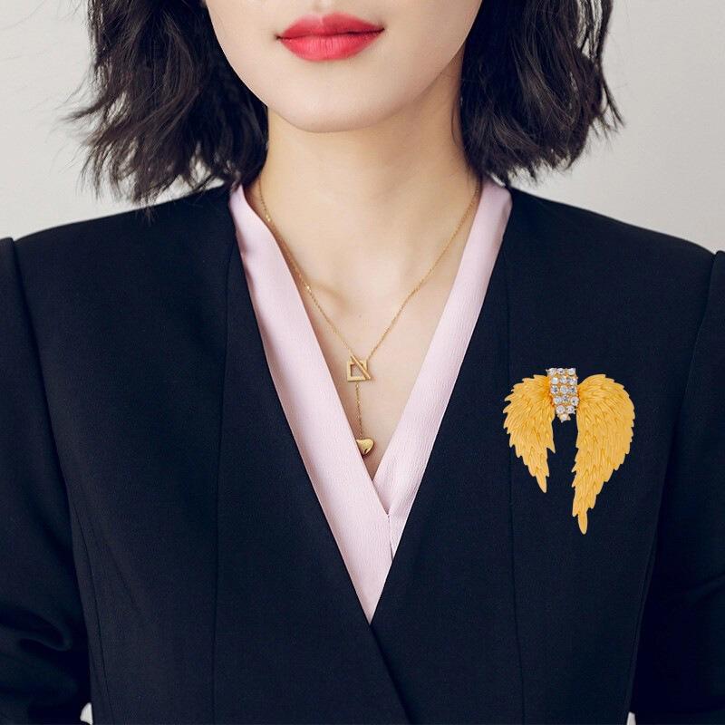 Diamond-encrusted Golden Wing Feather Brooch, Luxurious and Elegant Corsage Suit Jacket Coat
