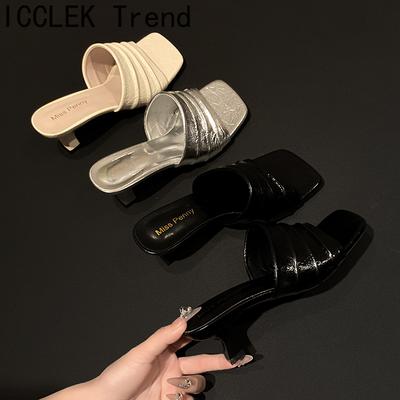 Летняя мода Открытый носок Женские тапочки Модные квадратные каблуки Банкетные шлепанцы Женская обувь Zapatos De Mujer