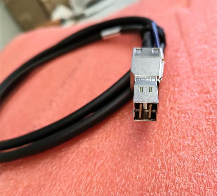 4-Core 2m PCIe Gen3 Copper Cable SFF-8644 High-Speed Transmission Cable