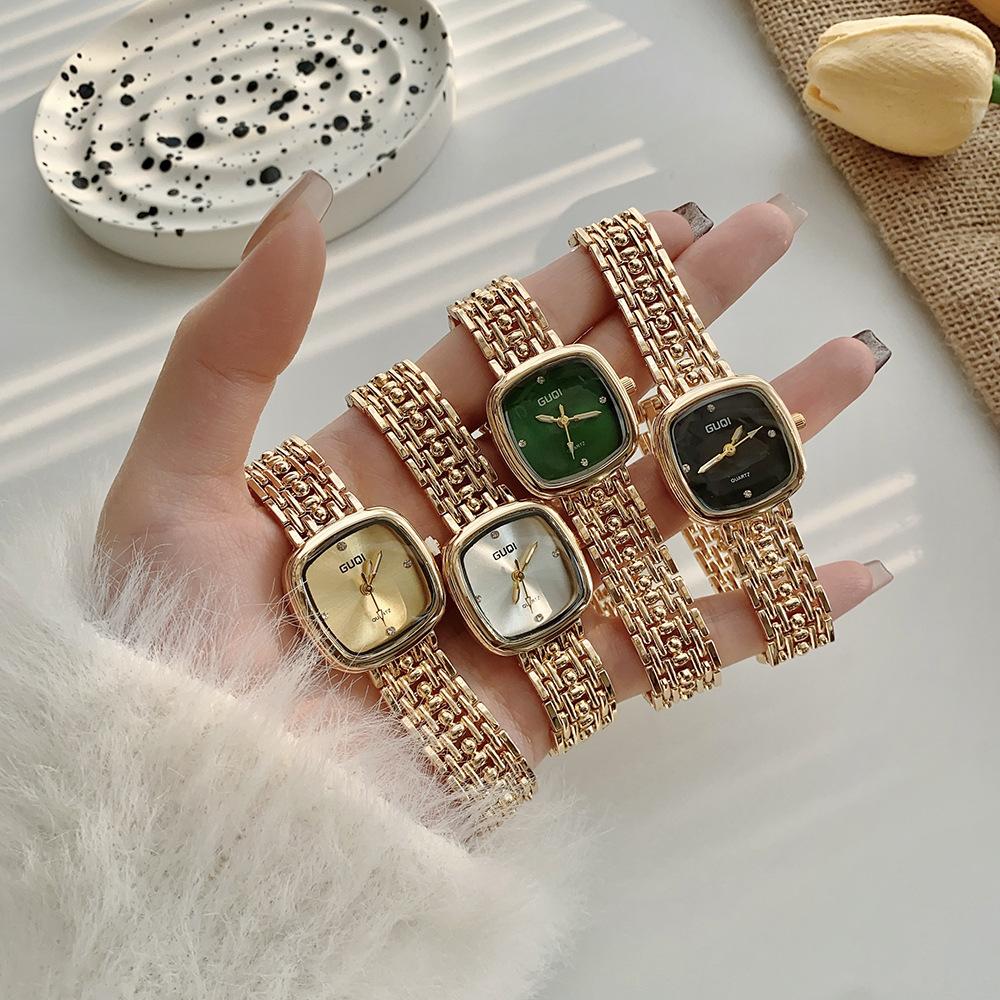 Простые маленькие квадратные часы женские ретро литературные и художественные маленькие ароматные кварцевые часы высококлассные маленькие золотые часы