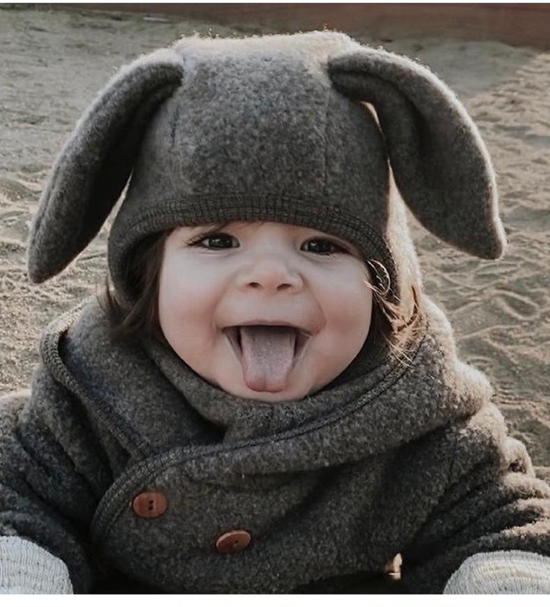 Модная детская шапка с защитой ушей на осень/зиму 2025 года