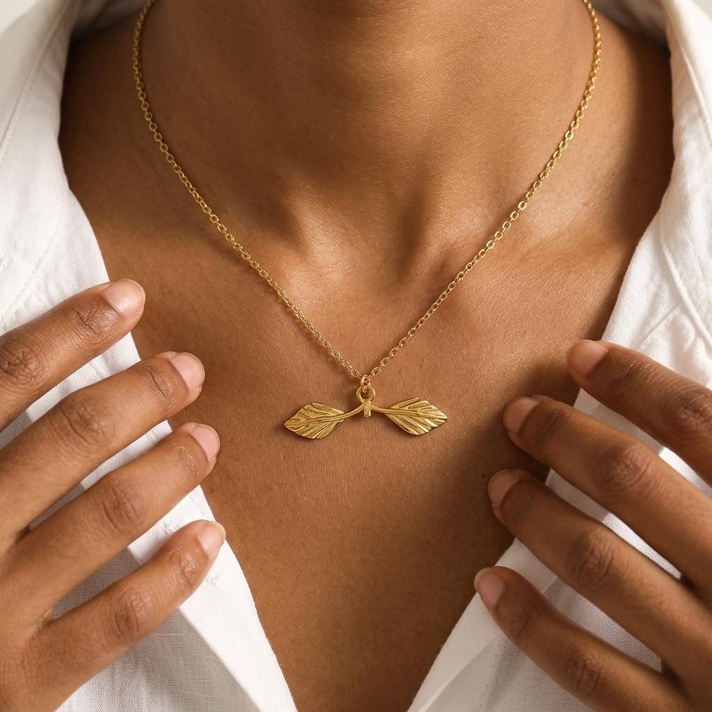 Stainless Steel Geometric Leaf Pendant Necklace for Women Trendy Gold Color Texture Choker Necklace Unique Jewelry Accessories