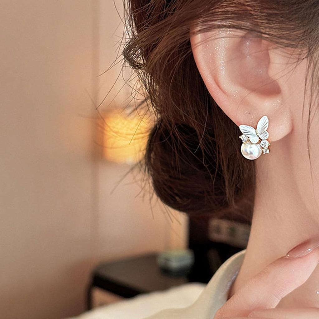 Exquisite design butterfly pearl stud earrings French gentle flash diamond earrings women's light luxury niche high-end ear jewelry