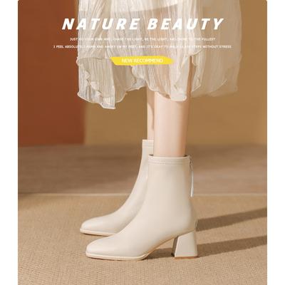 Белые короткие ботинки женские высокие каблуки 2025 осень и зима новая бархатная квадратная голова тонкие ботинки средний толстый каблук короткие ботинки Мартин