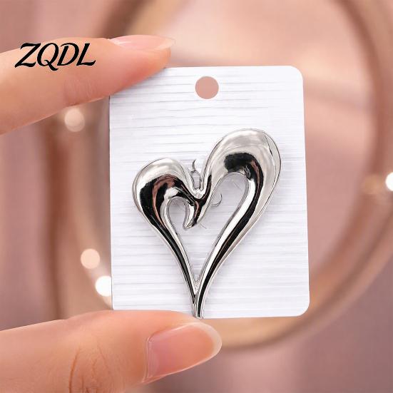 Heart Brooch Pin Hollow Love Pin, Romantic Metal Lapel Sweater Cardigan Coat Suit Scarf Decor, Men Women Clothing Accessories Design