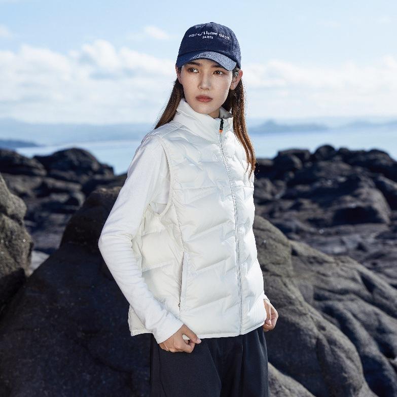 Large size down vest women's high-end white duck down vest men's warm couple vest stand collar autumn and winter class uniform print