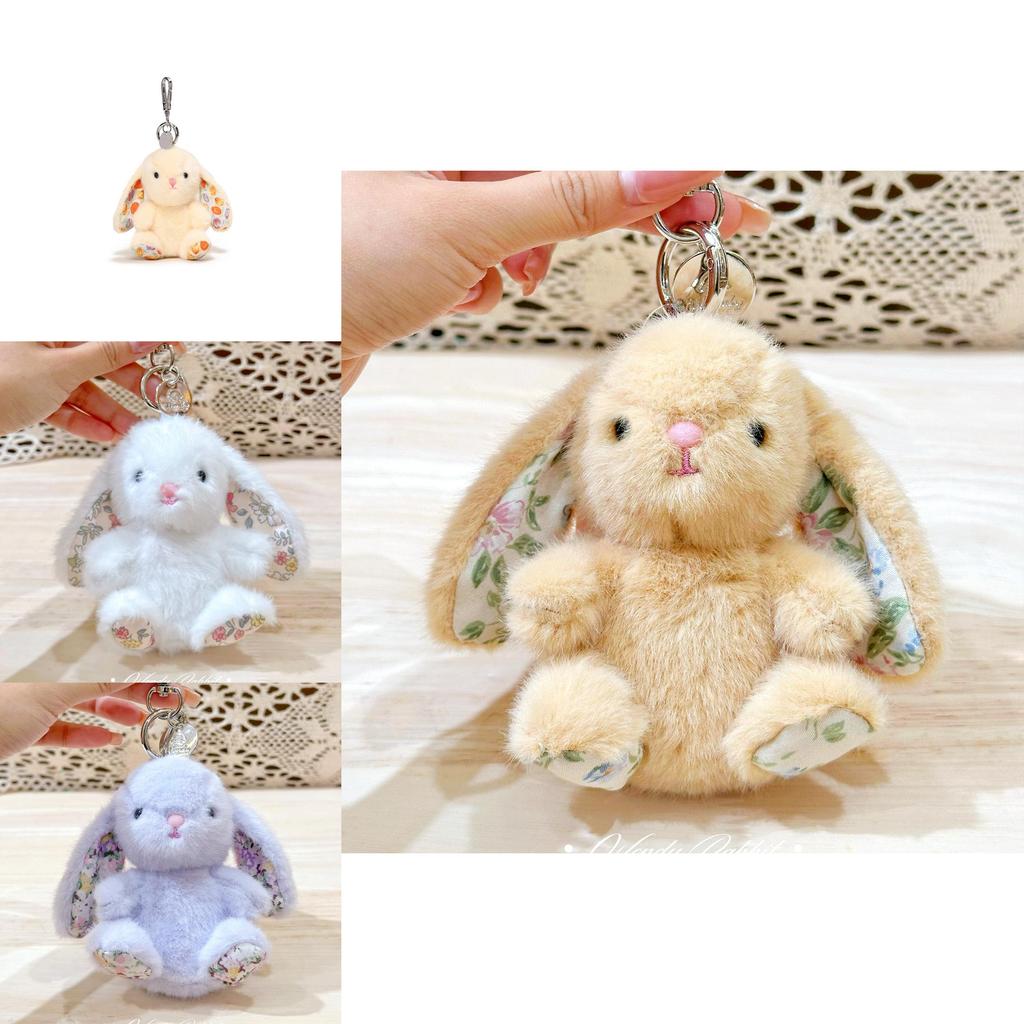 Плюшевая брелок-заяц сидящий с вышитыми цветами для милого коллекционного подарка
