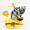 Крутая вооруженная утка в интерьере автомобиля, желтая утка со шлемом для велосипедного двигателя со стробоскопом, автомобильные аксессуары