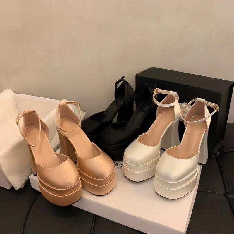 New Large-size High-heeled Square-head Sandals Hate the Sky High Water Platform Catwalk High-heeled Shoes with One-word Buttons