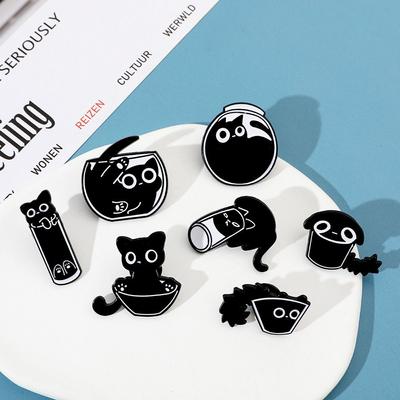 Брошь Серия Кошек Милый Кот Черный Котенка Броши Аквариум Мультяшный Черный Кот Эмалевый Значок Чашка Забавный Кот Металлическая Значок Значок на Рубашку