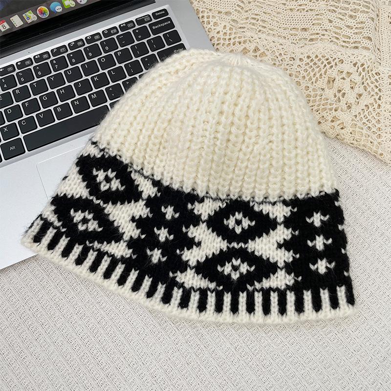 Big Head Circumference Knitted Hat for Women, Small Face In Autumn and Winter, Warm Bucket Hat, Enlarged and Deepened Ear Protector Basin Hat
