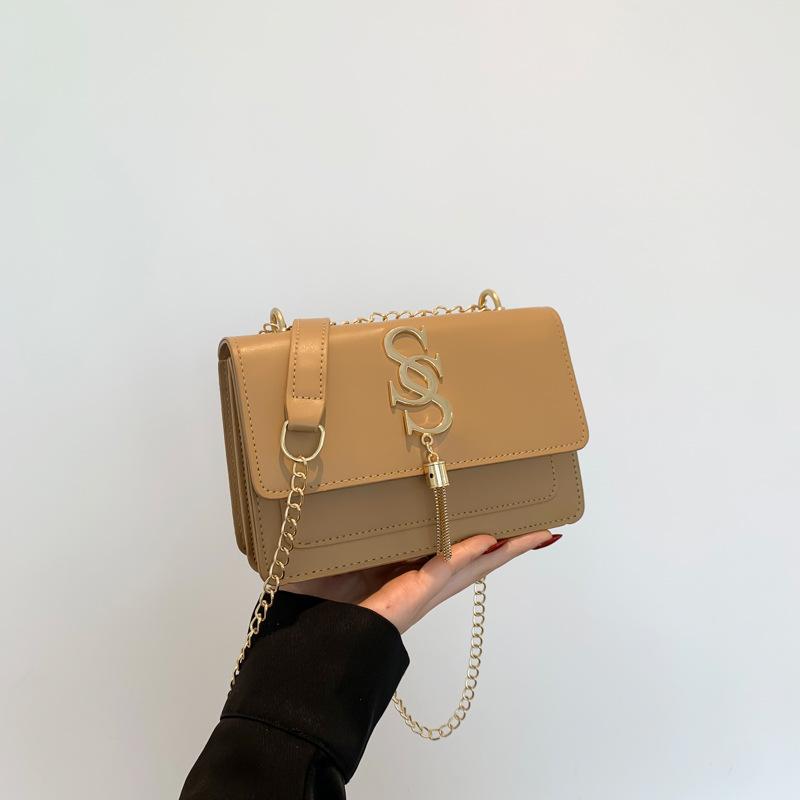 Новая модная тенденция с буквенным принтом и фурнитурой Простая повседневная летняя ретро-повседневная сумка через плечо с цепочкой для женщин