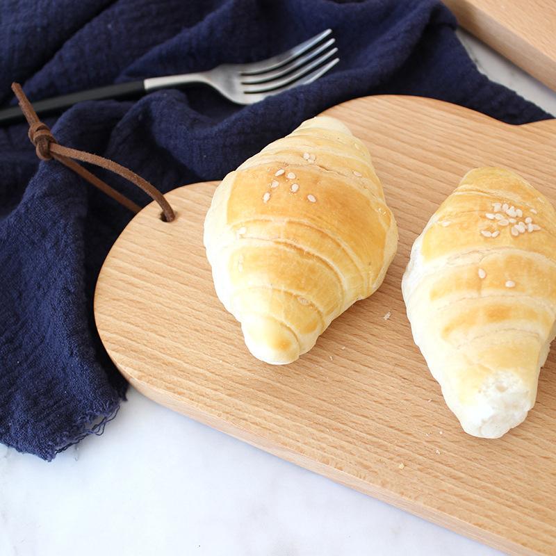 Beech Cloud-Shaped Cutting Board Wooden Bread Board Sushi Fruit Board Can Hang Serving Board Chopping Blocks For Kitchen