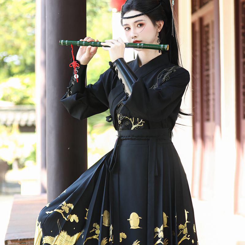 Элегантный черный ханьфу: Дизайн с журавлями с золотым тиснением, Комплект больших размеров для пары, Традиционная китайская юбка для женщин