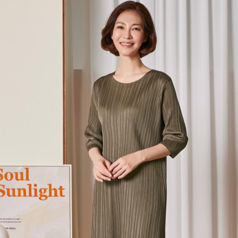 Shop Women Round A Line 7 pArt pleAted Long Dress Indipink Ble Wdr 1745