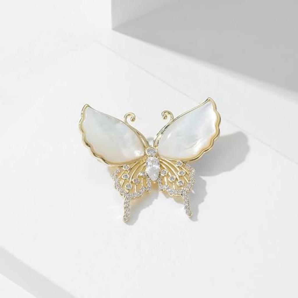 Fluttering Butterfly Brooch, High-end Chest Flower Breaking Into Butterfly, Light Luxury And High-end Accessories