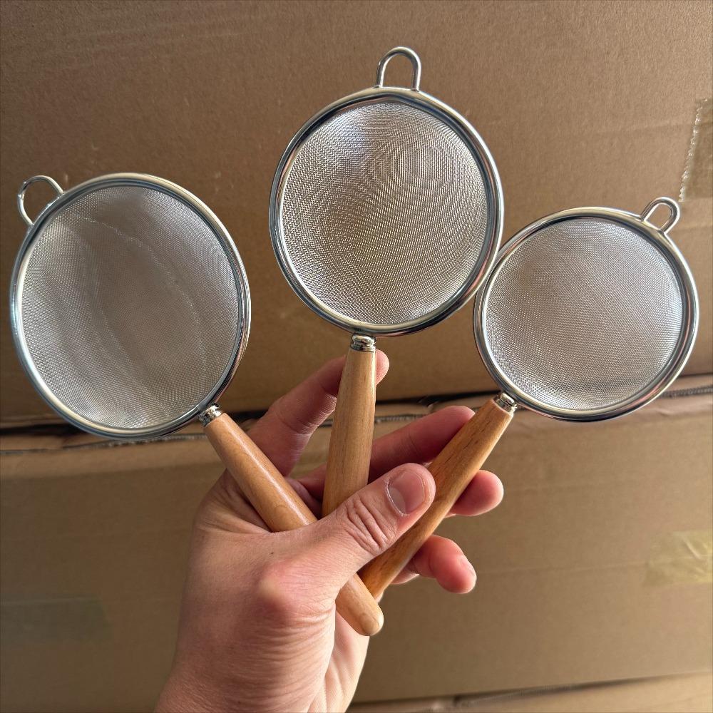 304Beechwood handle stainless steel skimmer Used for baking in the kitchen Fine flour sifting sieve Household Kitchen Soy Milk Filter Baking Tool