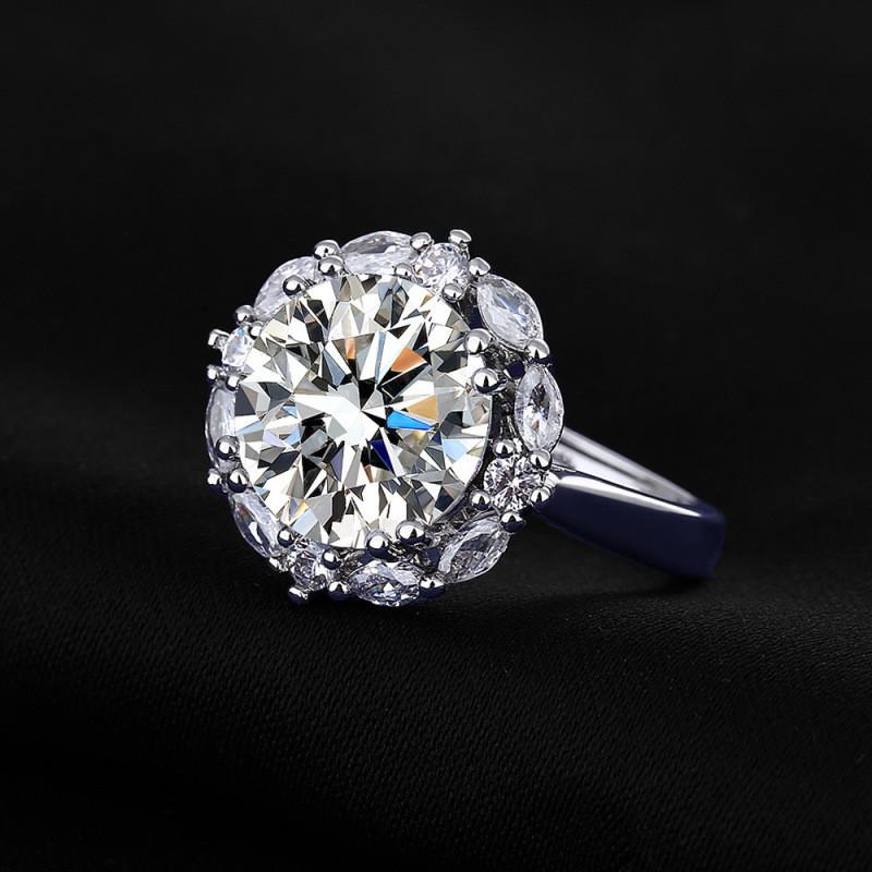 Captivating 5 Carat Moissanite Inspired Ring With Elegant Platinum Plating For Women's Fashion