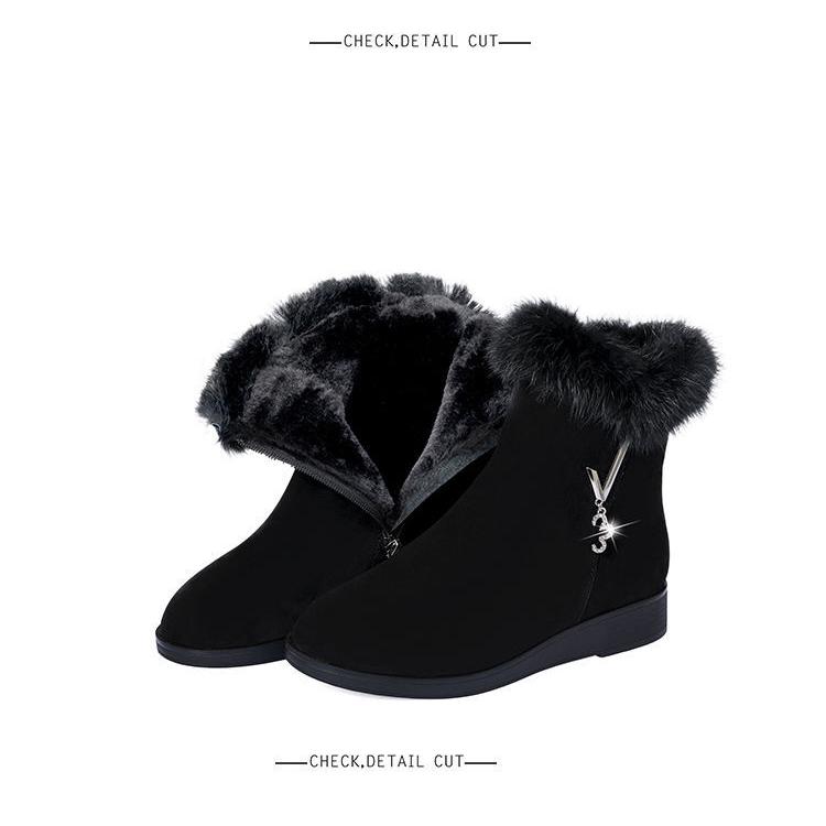 Зимние ботинки для женщин 2024 года, новые ботинки из матовой кожи с утолщенным хлопком и плоским дном, а также плюшевые туфли большого размера из хлопка для женщин