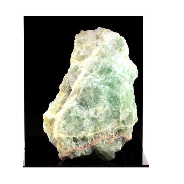 Pierres et Minéraux. Fluorite. 1628.30 ct. Marsanges Mine, Langeac, France.