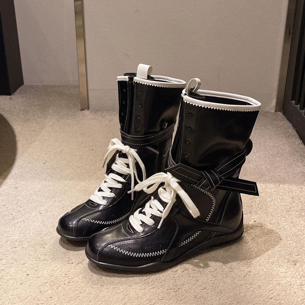 Женские ботинки Мартина 2025 новые корейская версия нишевые круглый носок шнуровка полусапоги нишевый дизайн ретро коричневые боксерские ботинки