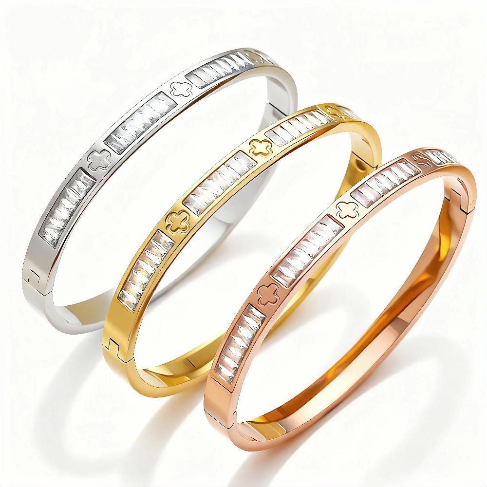 New Four-leaf Flower Row Fashionable European and American Elegant Temperament Versatile Women's Jewelry Bracelet