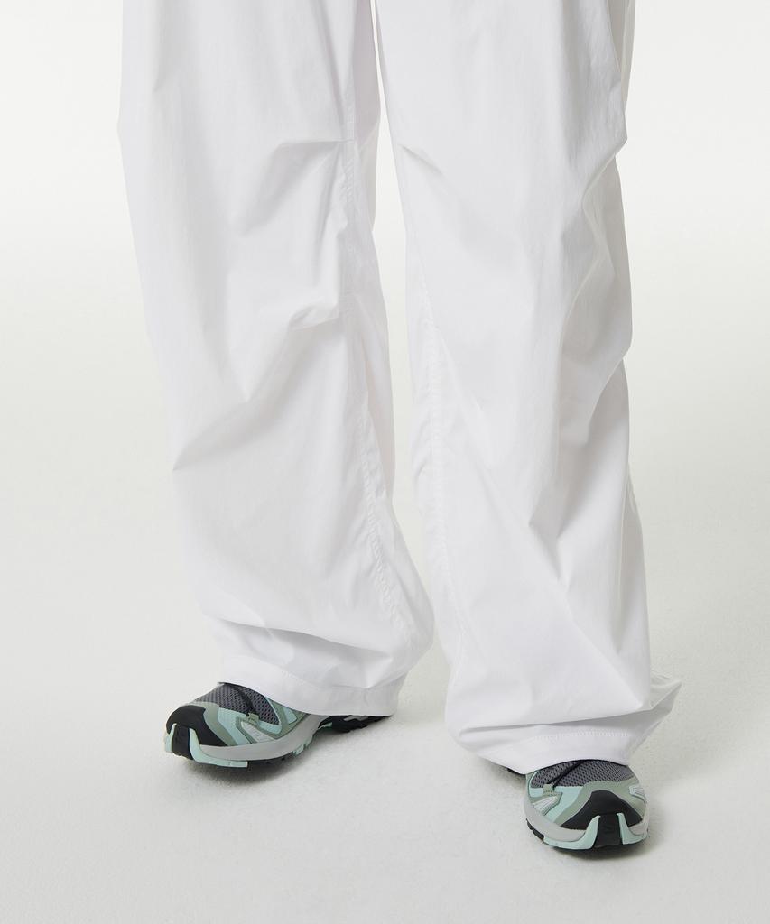Musinsa Standard Woman Women'S Parachute Pants [White]
