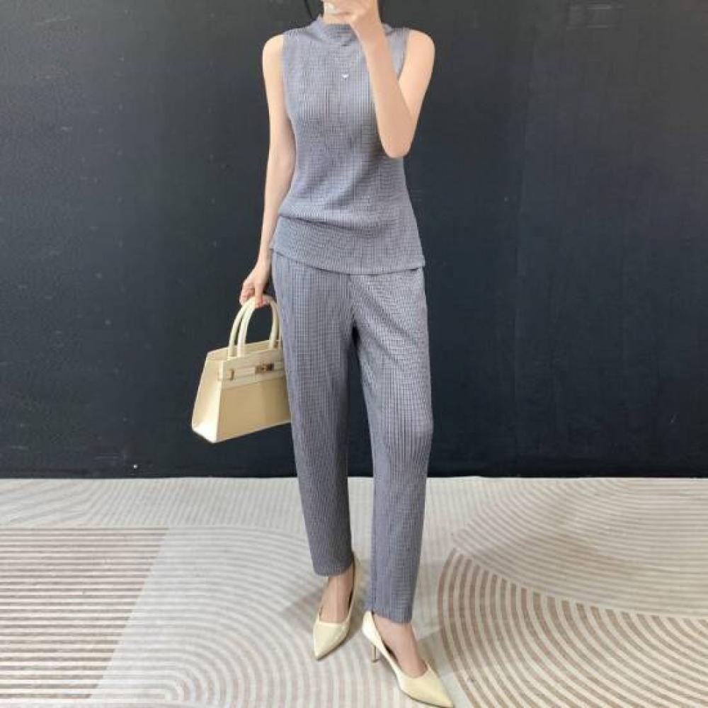 Plara Blouse Set Up To 88 High Neck Square Pleats + Pants