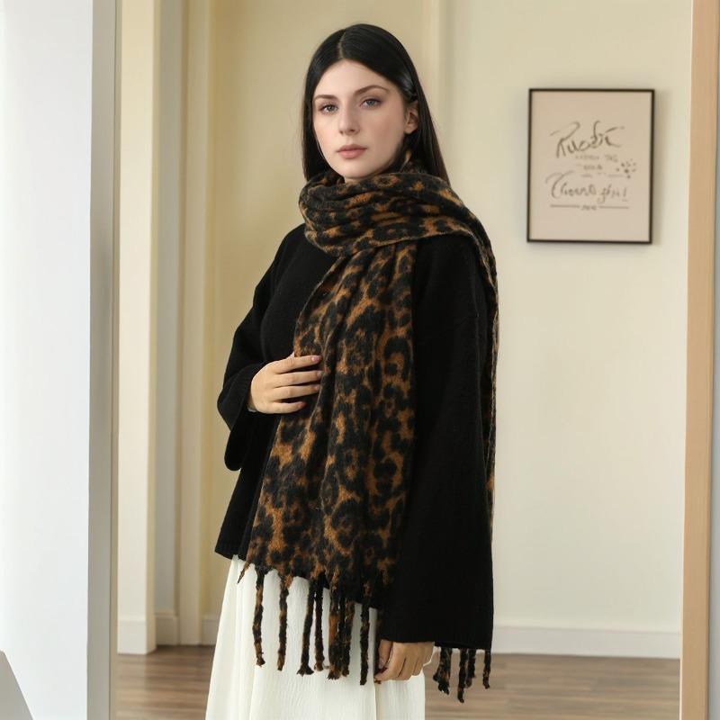 Millennium Style Spice Girl Leopard Print Scarf Women's Winter New Retro Warm Thickened Versatile Shawl Fringed Scarf