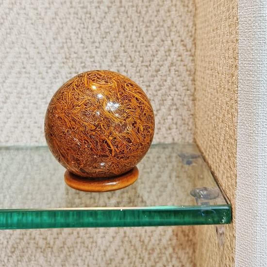Reiki Healing Stone Sphere Natural Mariam Jasper Crystal Spheres with Stand Polished Gemstone Mariam Jasper Sphere Ball for Home Décor