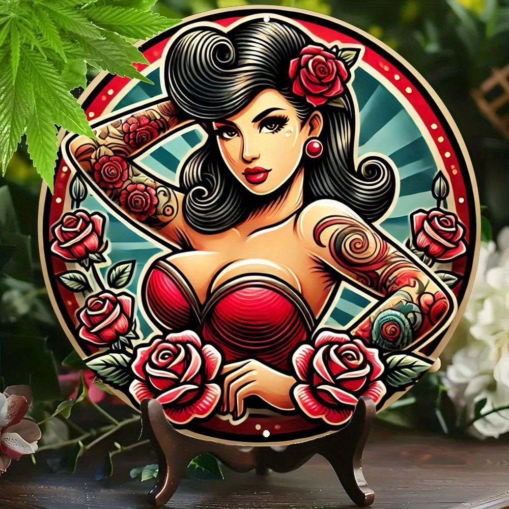 Пк Винтажная Pin-Up Девушка Круглая Алюминиевая Табличка xсм Ретро Красное Платье Цветочный Дизайн Яркие Красные Розы Женщина с Татуировками