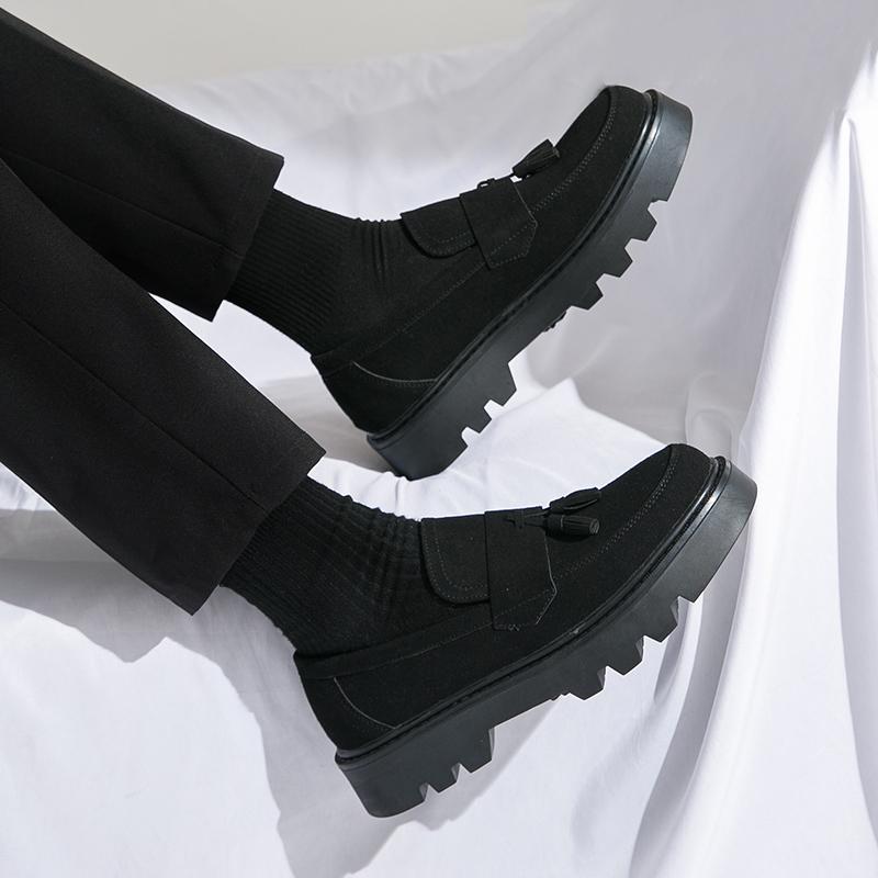 Мокасины с кисточками на платформе, замшевые туфли, мужские свадебные туфли на толстой подошве, черные, формальные, деловые туфли, кожаные, без застежек, увеличение