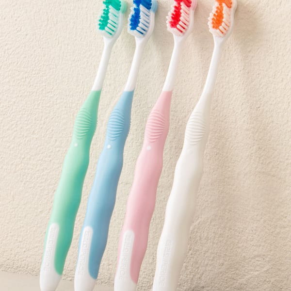 Зубная щетка Perio Care Defense с мягкой щетиной, 1 упаковка