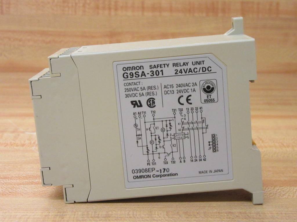 Omron G9SA-301 AC/DC24 Блок реле безопасности