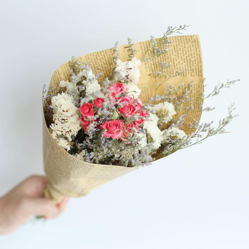 Valentine's Day Dried Flower Bouquet: Rose, Forget-Me-Not, Baby's Breath, Sunflower - Perfect for Teacher's Day, Qixi Festival, or Birthday Gifts