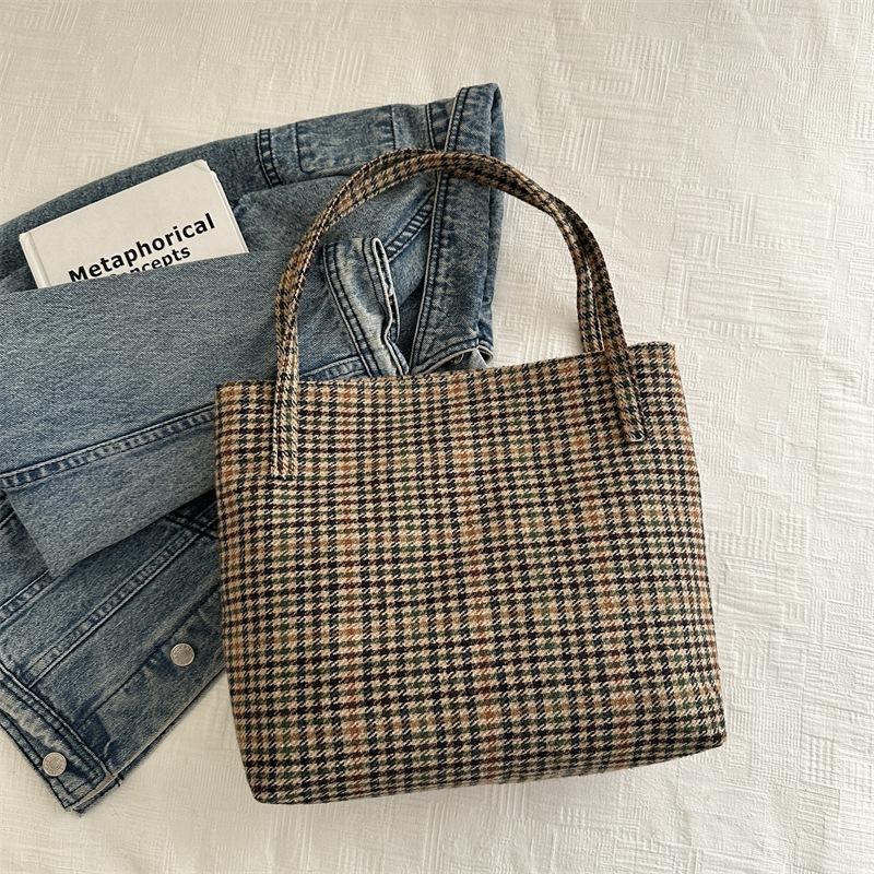 Black and White Grid Striped Large-capacity Portable Tote Bag Versatile Shoulder Bag Women's Spring New 2025 Shoulder Bag