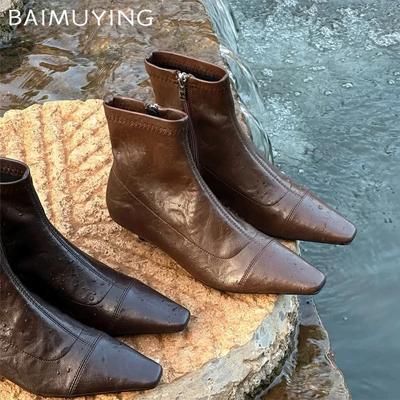 Женские ботильоны с острым носком на среднем каблуке, кожаные туфли, женская мода 2025 года, зимние новые туфли-лодочки в готическом стиле в стиле панк, гладиаторские туфли-лодочки в стиле снежного челси