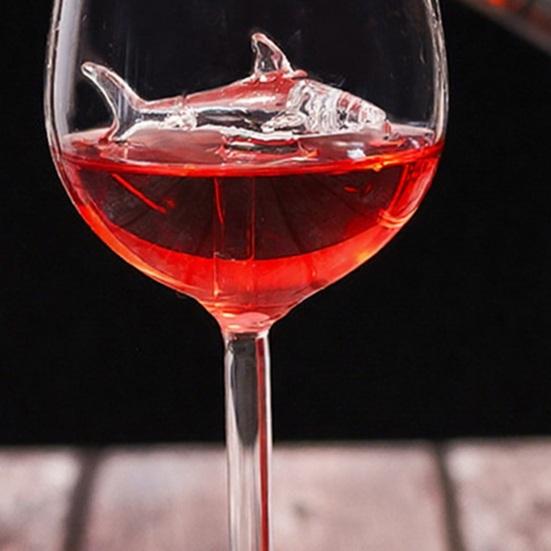 Набор винных бокалов "Акула" Ручная выдувка Бессвинцовое стекло Кубок с 3D-акулой внутри 300 мл Креативная тематика "Акула" Барная посуда Подарок для мужчин Женщин Любителей акул