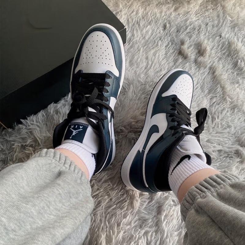 Jordan 1 Средняя Броневая Синяя GS 554725-411