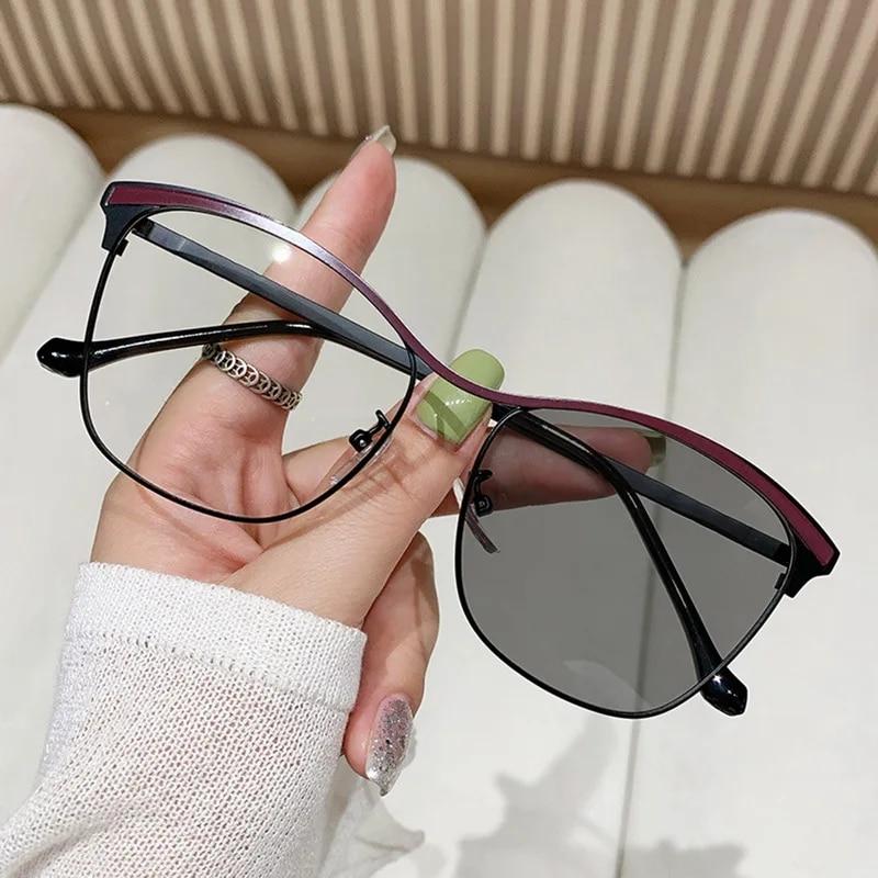 Fashion Metal Square Frame Photochromic Anti-Blue Light Glasses Retro Classic Sunglasses Vintage Men Women Outdoor Eyeglasses
