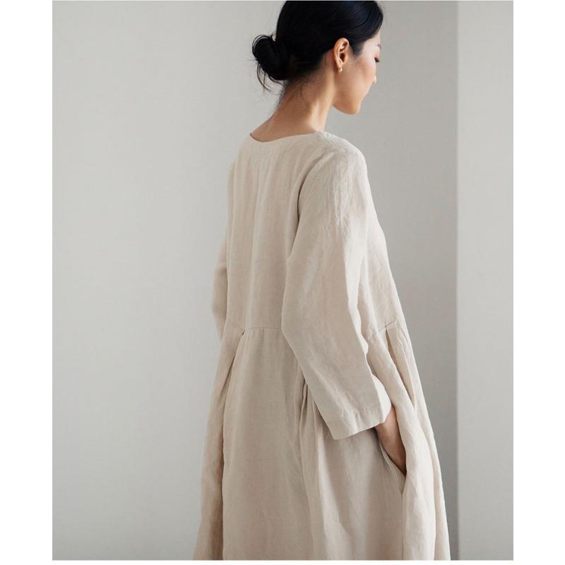 Платье свободного покроя большого размера с круглым вырезом и юбкой выше колена в стиле Academy