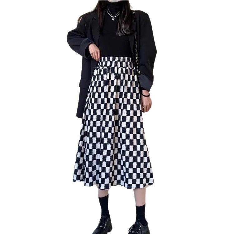 Retro Black & White Plaid A-Line Midi Skirt for Petite Figures - Perfect for Autumn & Winter